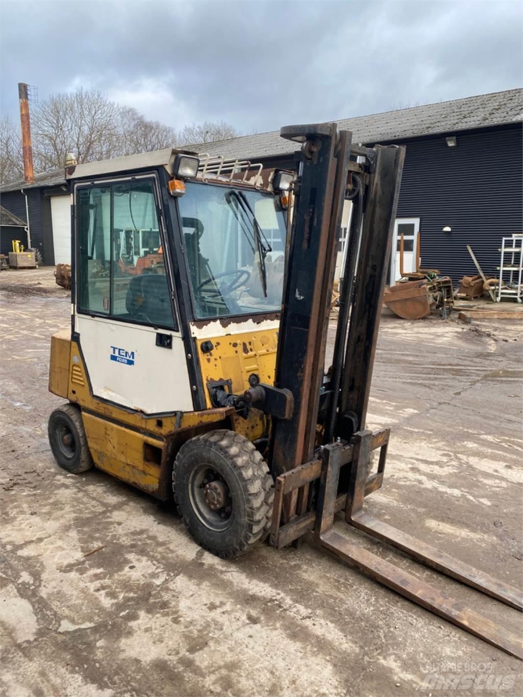 TCM FD25 Diesel heftrucks