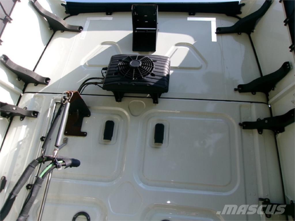 Freightliner 126 Trekkers