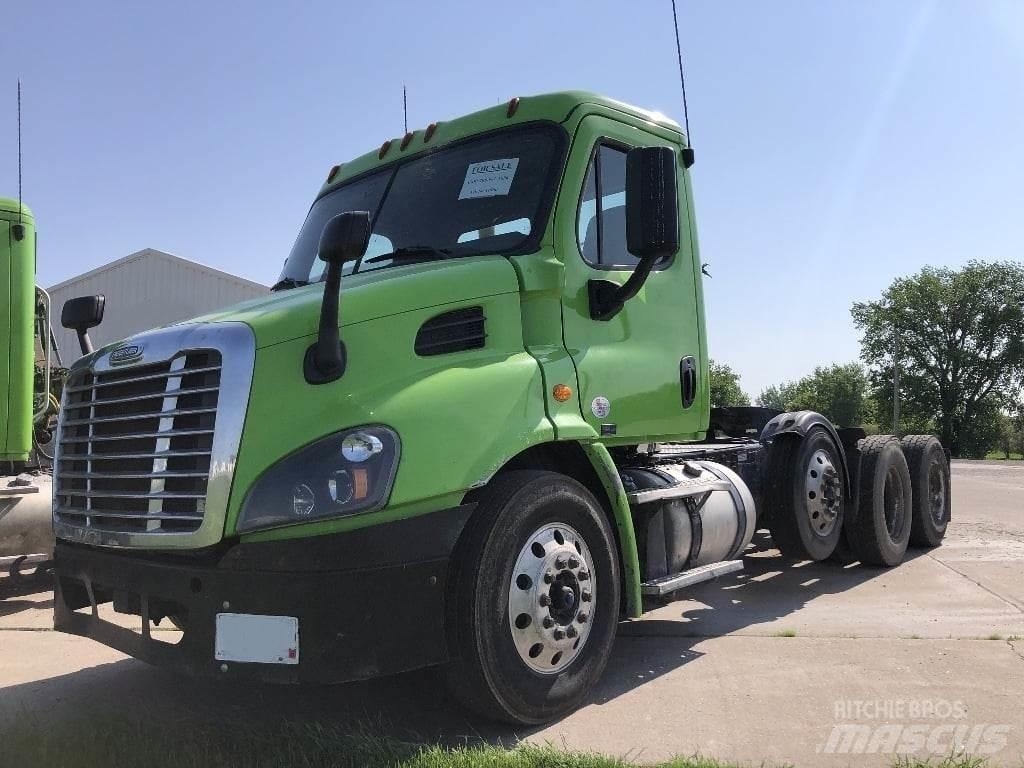 Freightliner CA113 Trekkers
