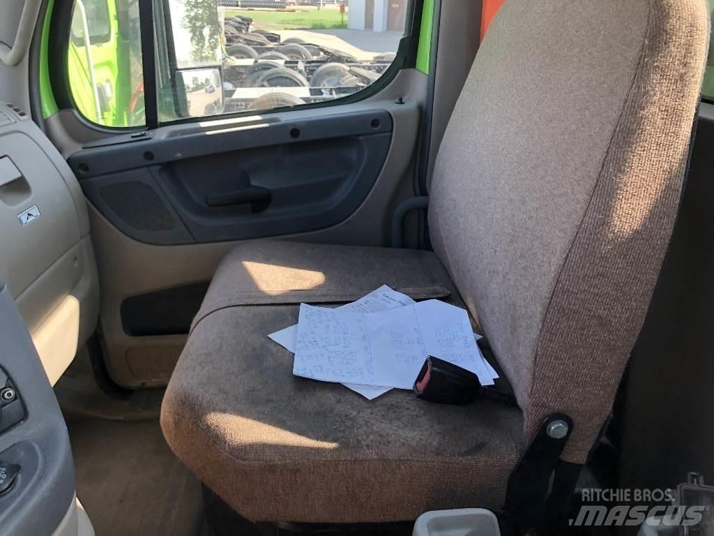 Freightliner CA113 Trekkers