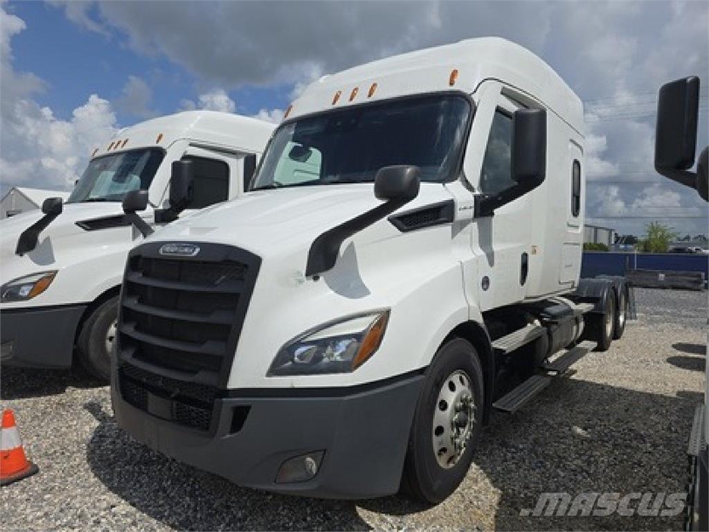 Freightliner CAS116 Trekkers