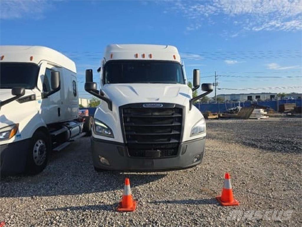 Freightliner CAS116 Trekkers