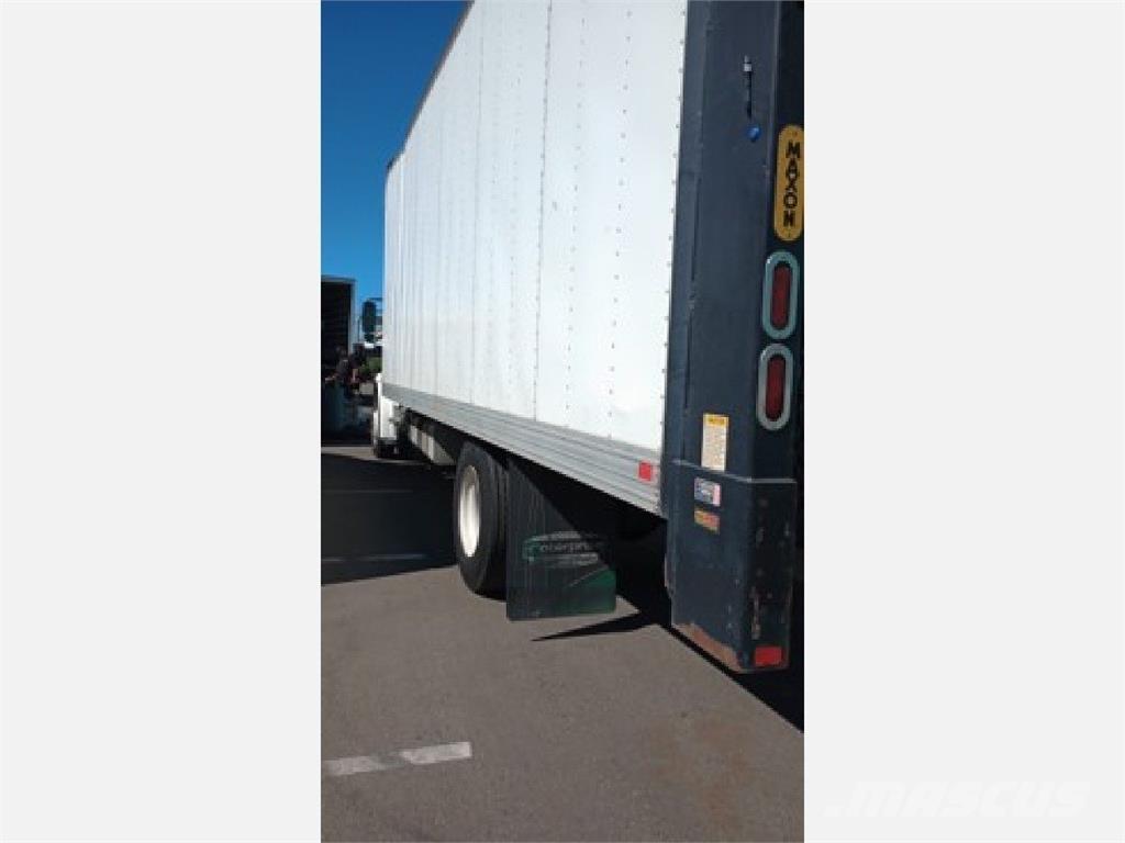 Freightliner M2 Bakwagens met gesloten opbouw