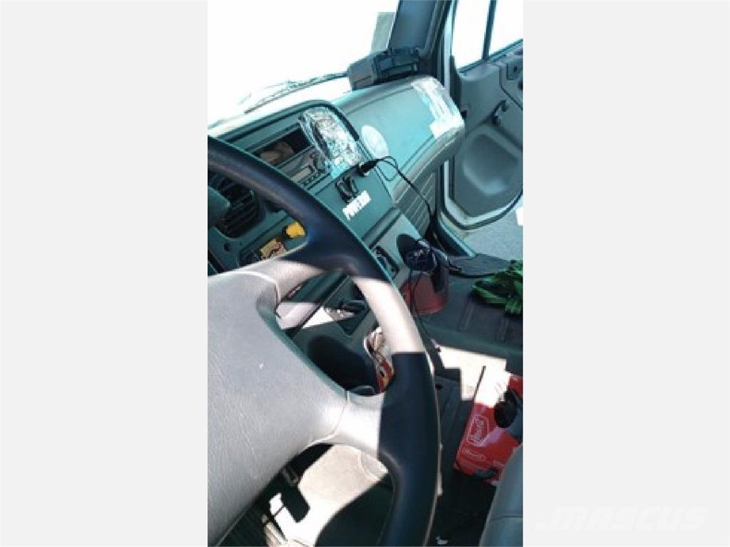 Freightliner M2 Bakwagens met gesloten opbouw