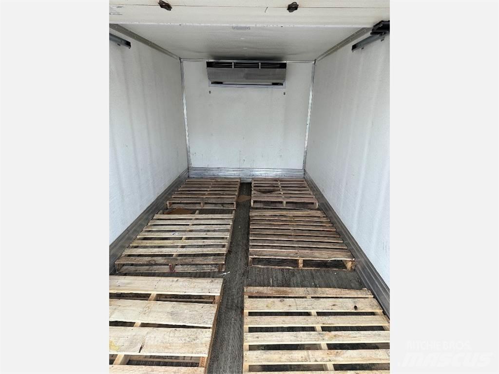 Freightliner M2 106 Koelwagens