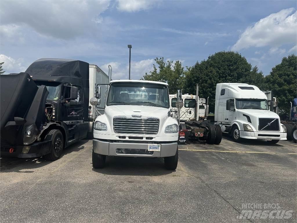 Freightliner M2 106 Trekkers