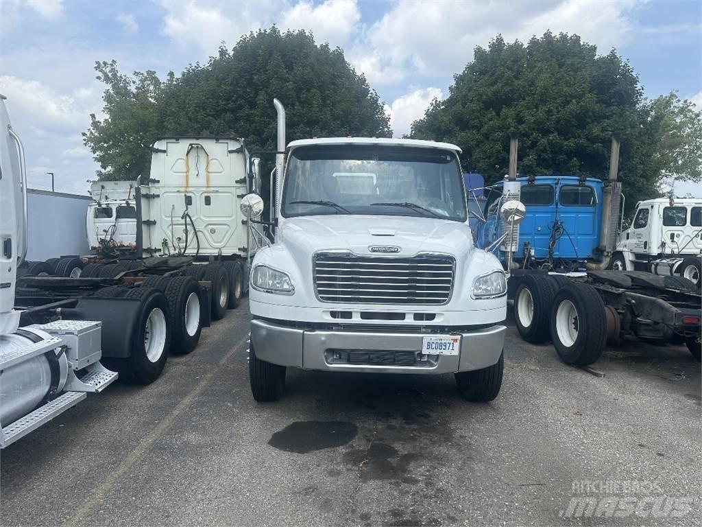 Freightliner M2 106 Trekkers