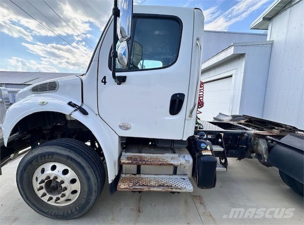 Freightliner M2 106 Trekkers