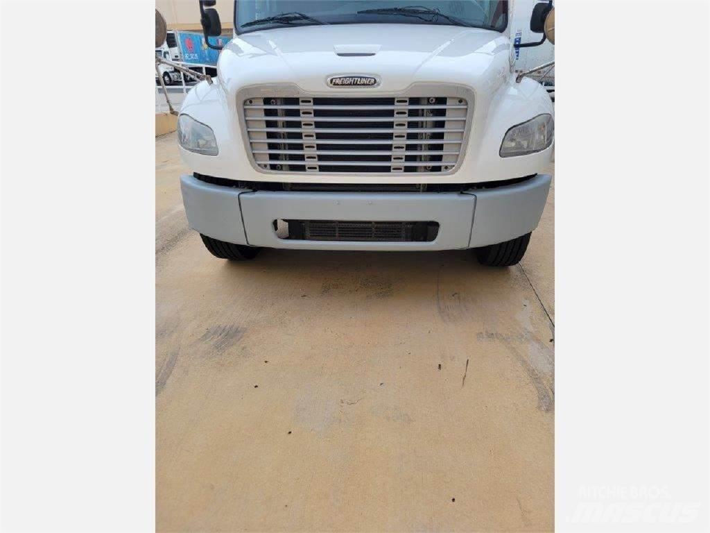 Freightliner M2106 Drankenwagen