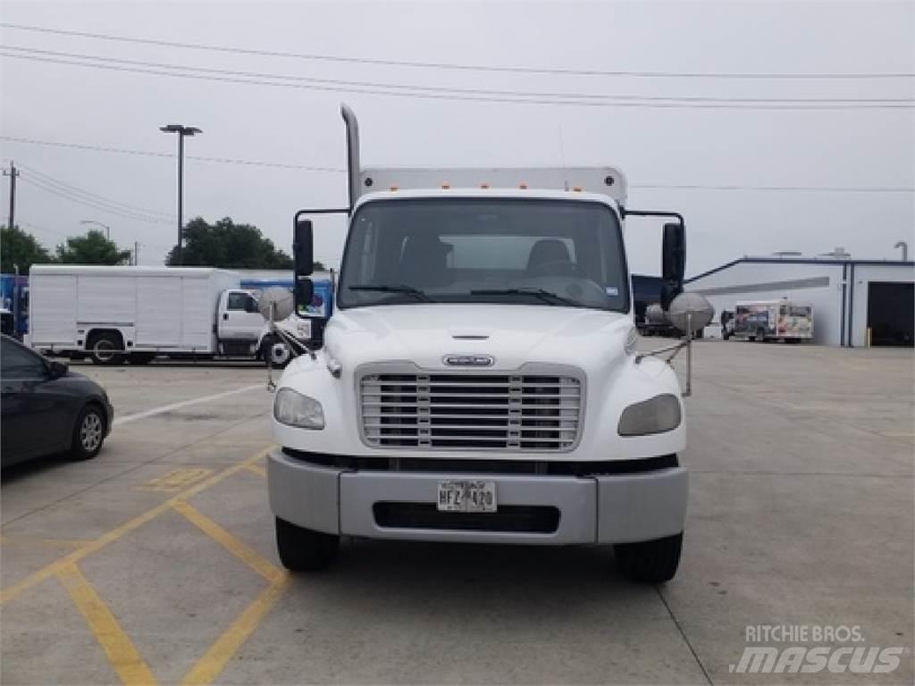 Freightliner M2106 Drankenwagen