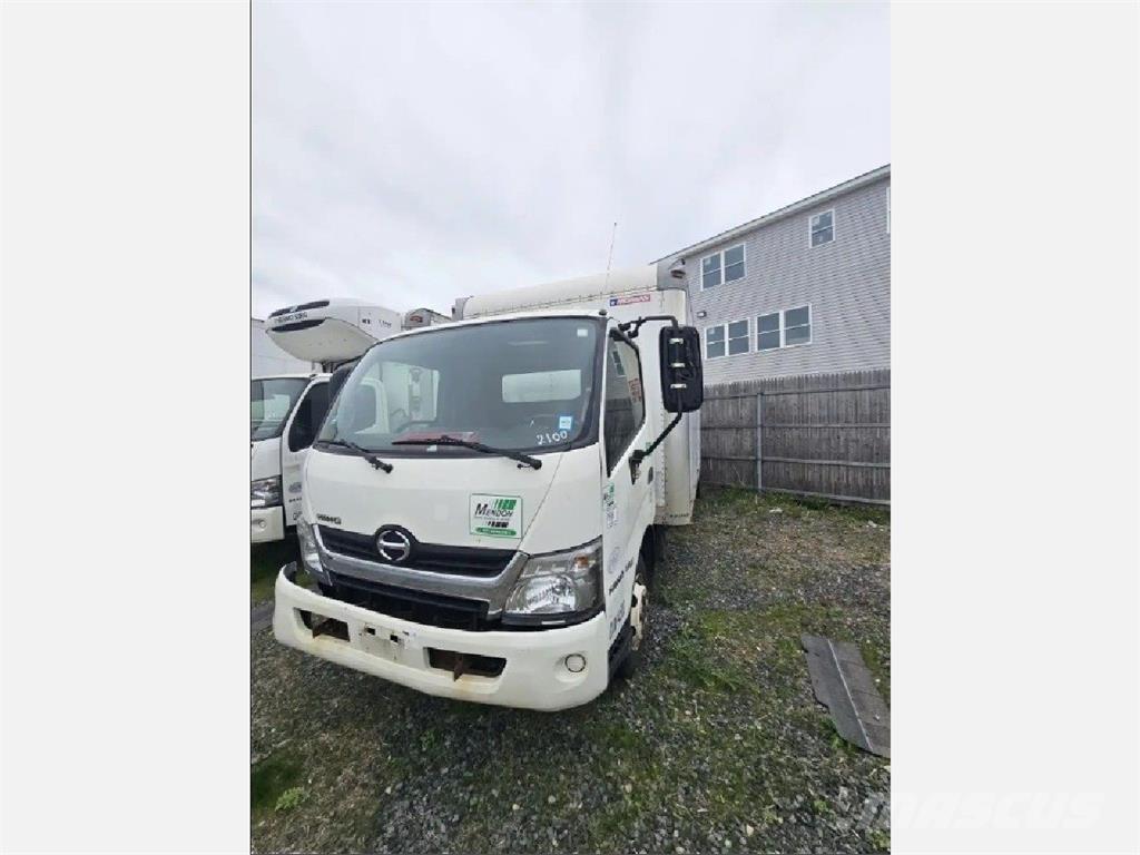 Hino 195 Bakwagens met gesloten opbouw