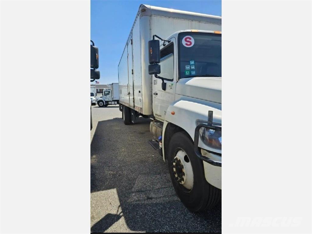 Hino 268 Bakwagens met gesloten opbouw