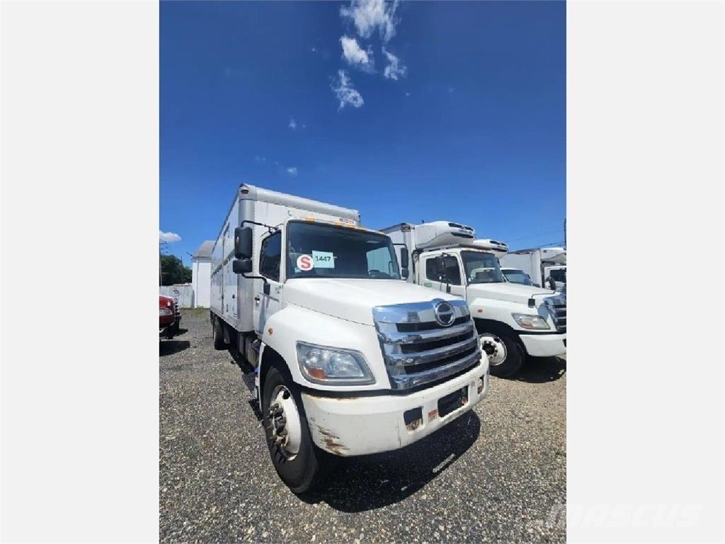 Hino 268 Bakwagens met gesloten opbouw