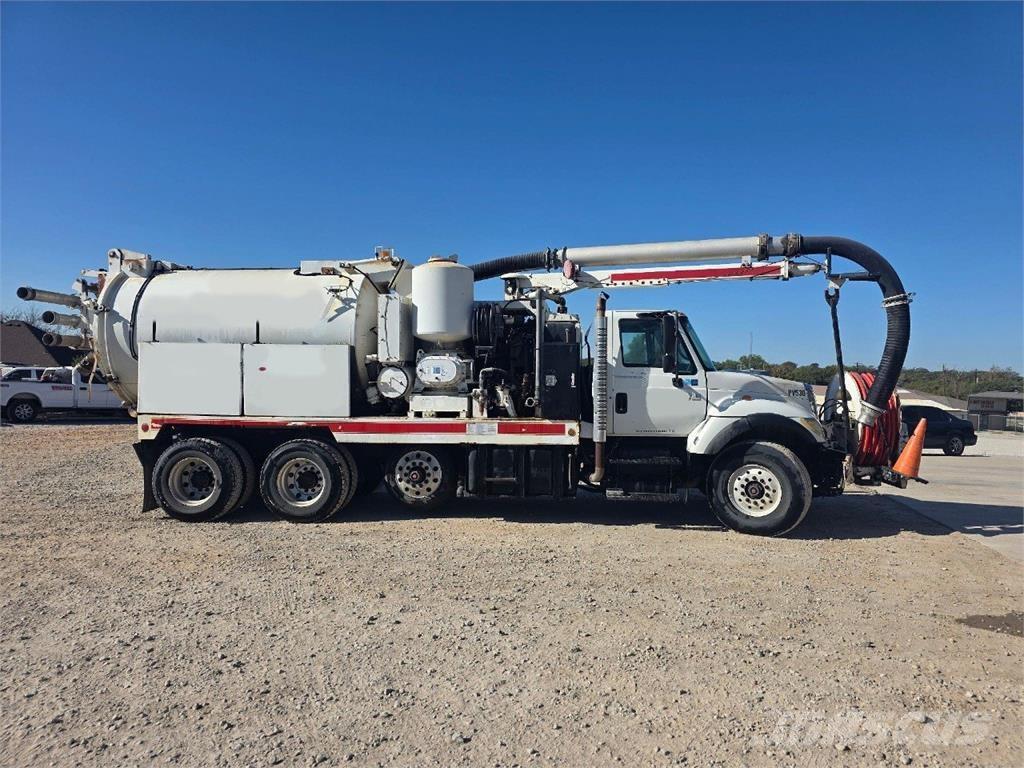 International 4400 Anders