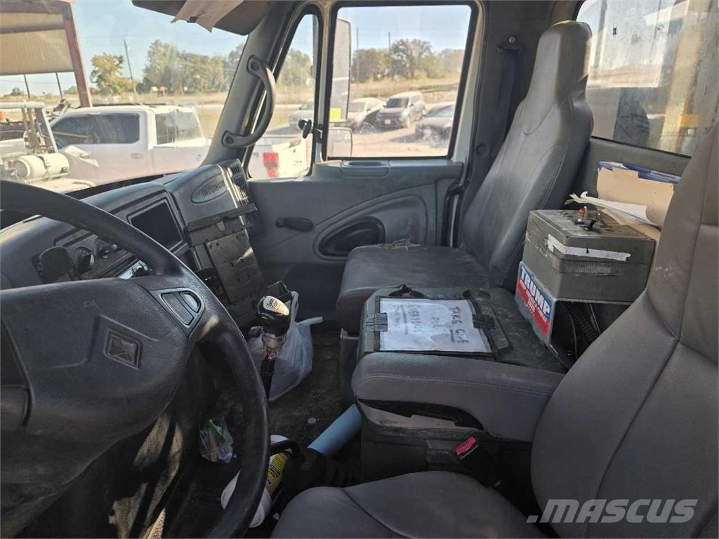 International 4400 Anders