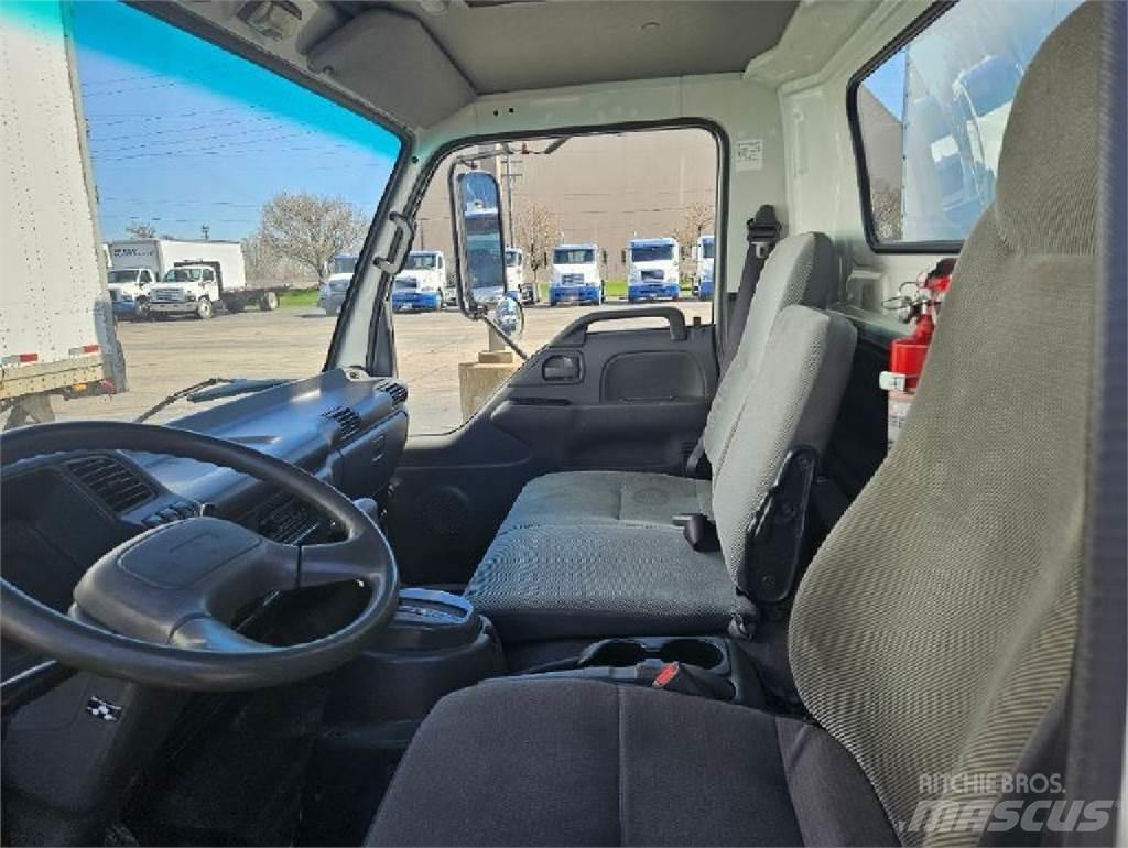 Isuzu NPR Bakwagens met gesloten opbouw