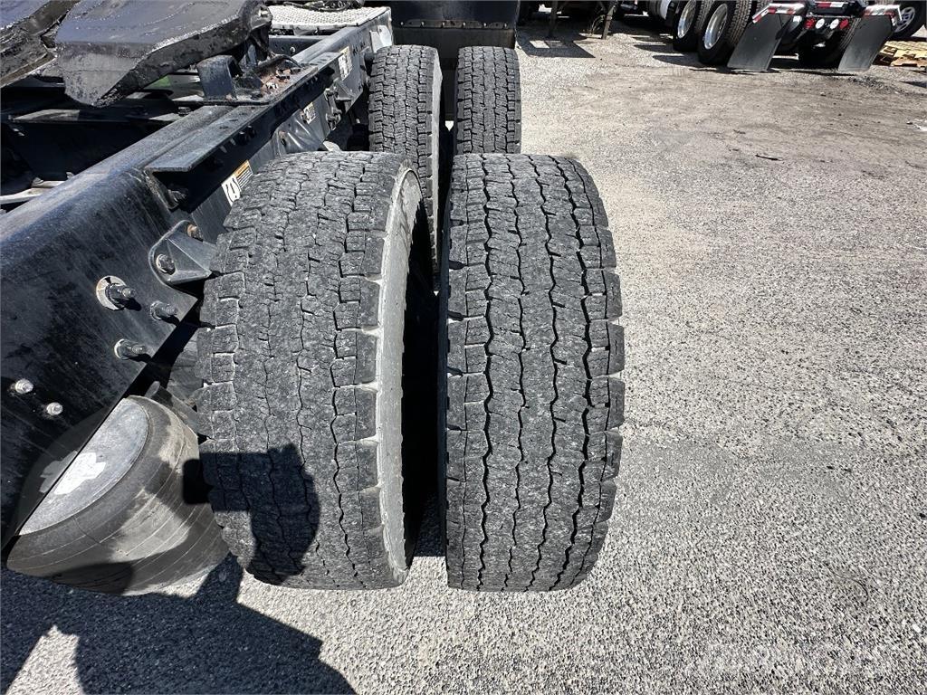 Kenworth T680 Trekkers