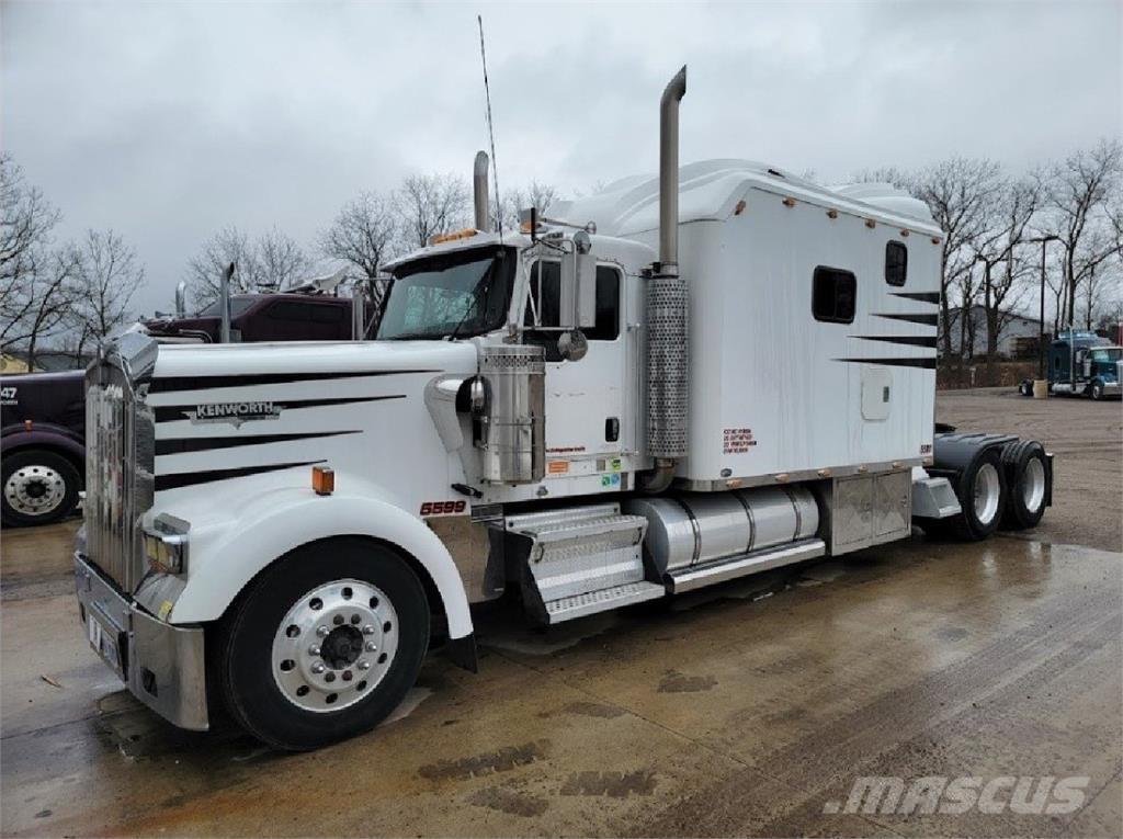 Kenworth W900 Trekkers
