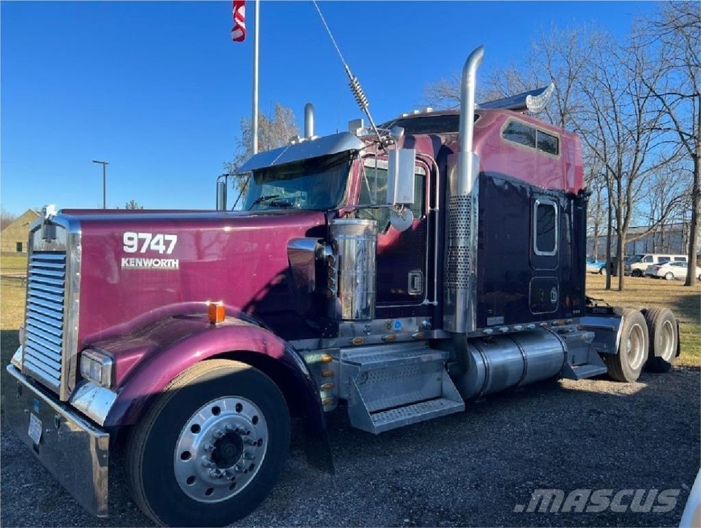 Kenworth W900 Trekkers
