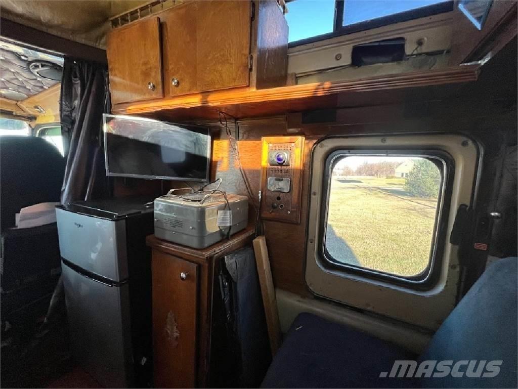 Kenworth W900 Trekkers