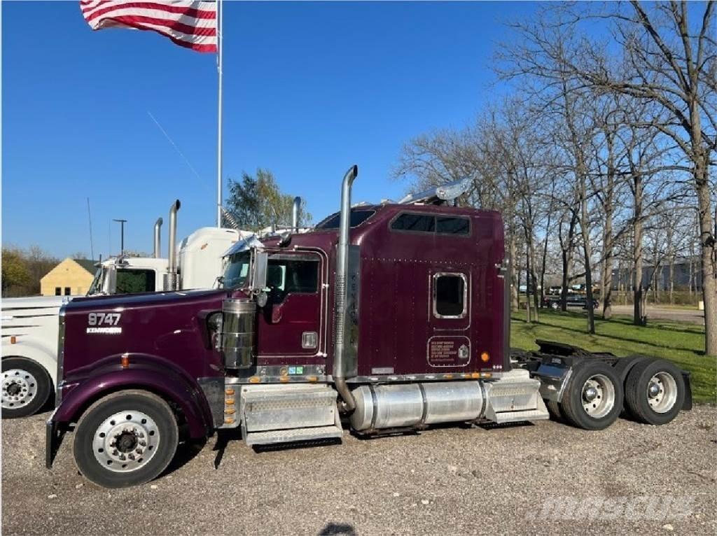 Kenworth W900 Trekkers