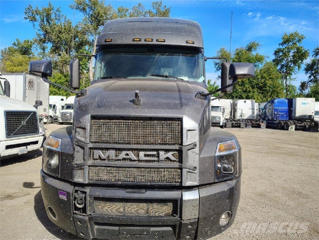 Mack Anthem 64T Trekkers
