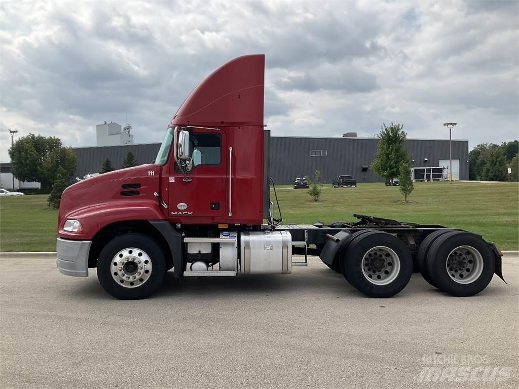 Mack CXU613 Anders