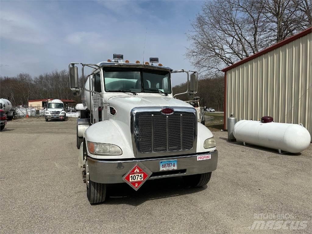 Peterbilt 335 Anders