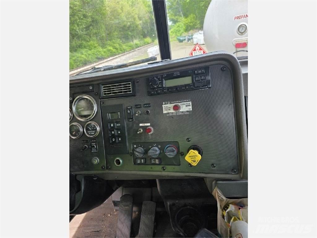 Peterbilt 335 Anders
