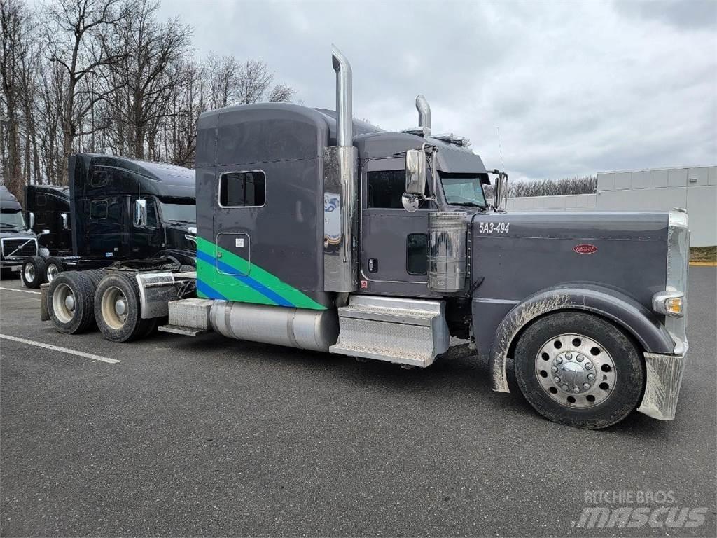 Peterbilt 389 Trekkers