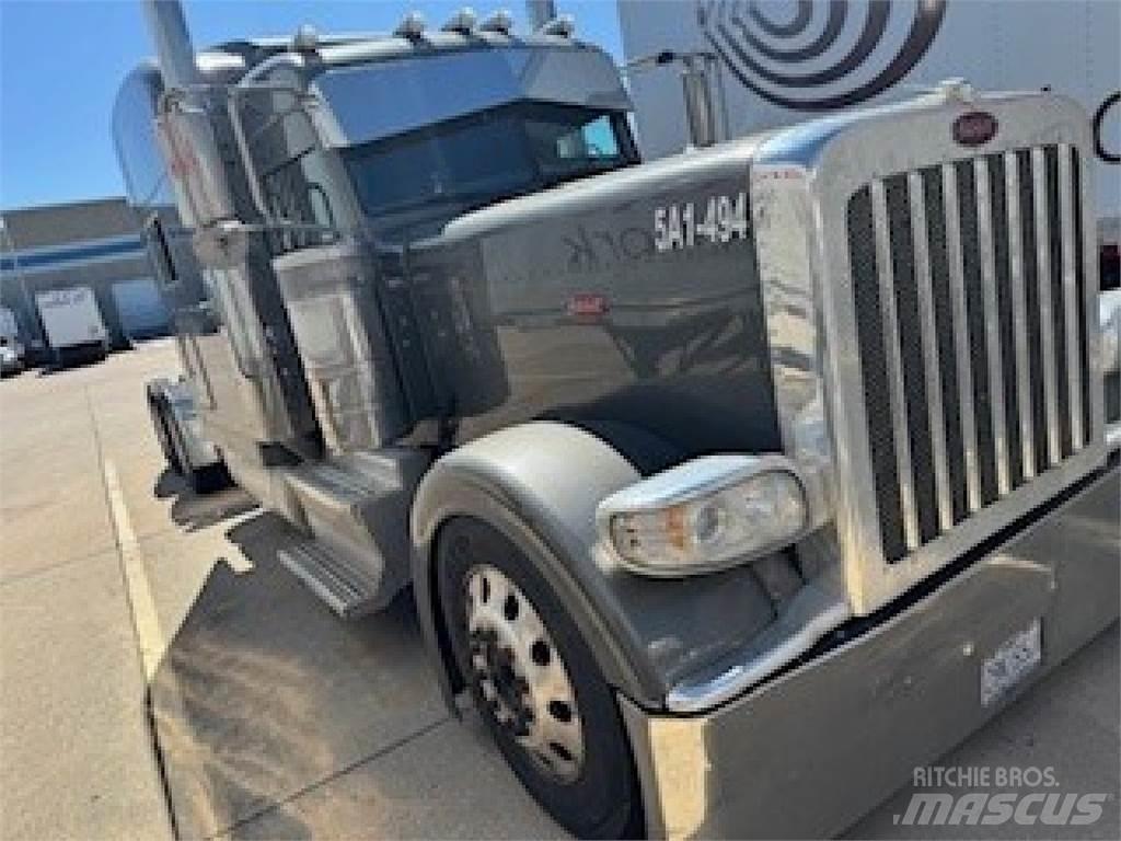 Peterbilt 389 Trekkers