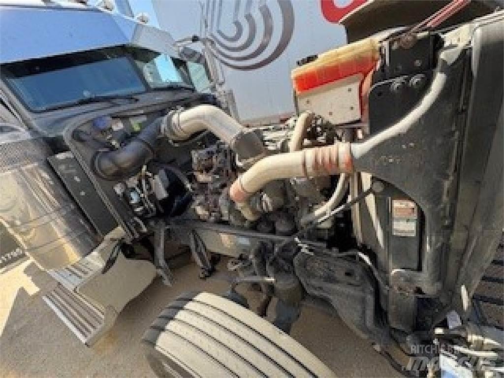 Peterbilt 389 Trekkers