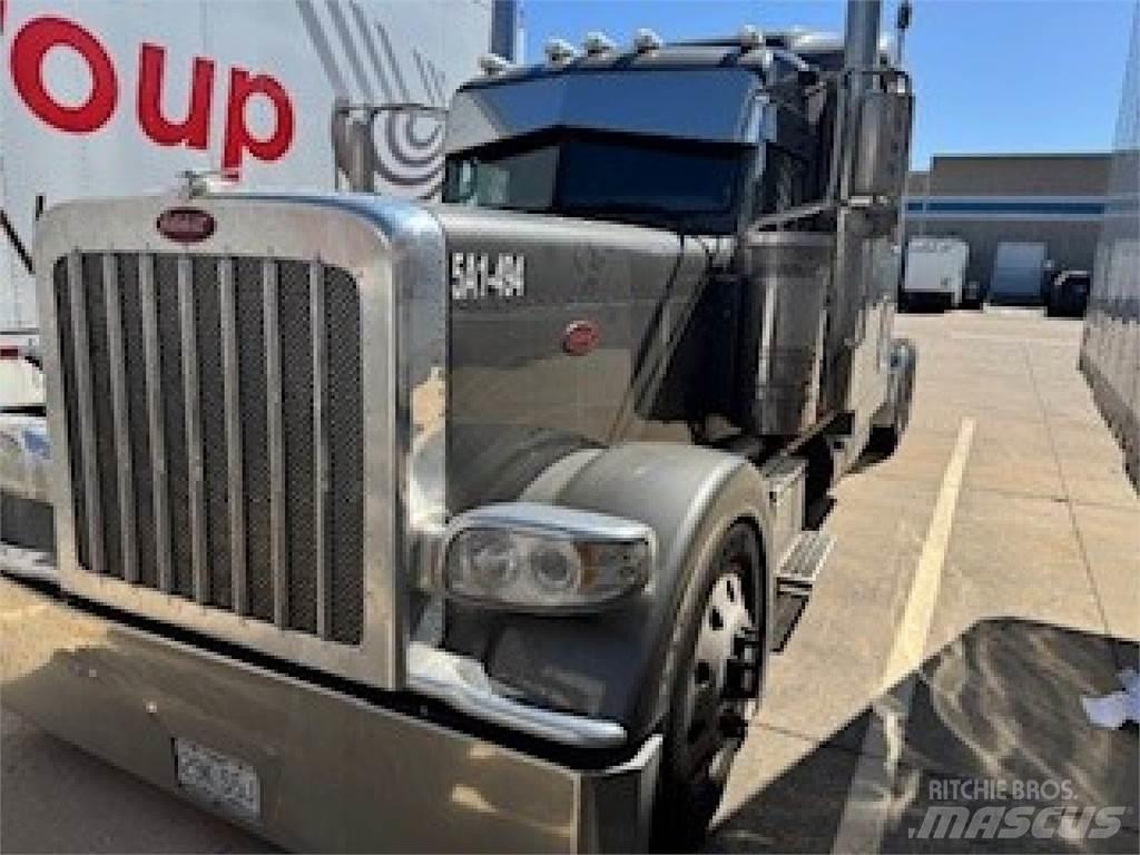 Peterbilt 389 Trekkers