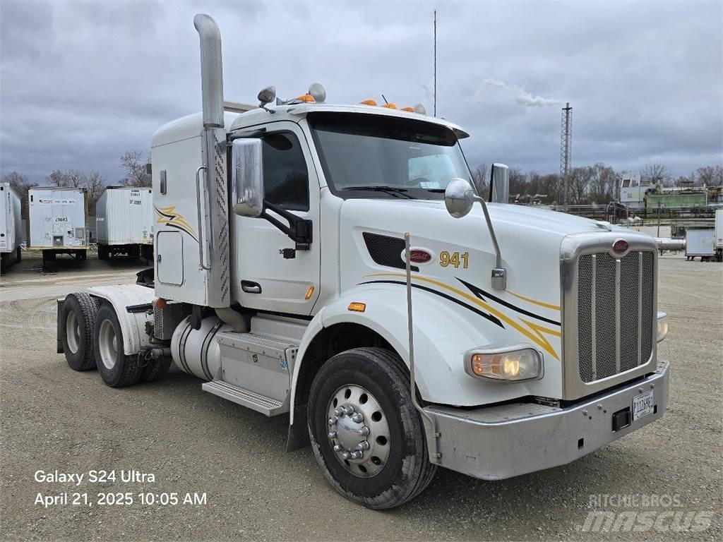 Peterbilt 567 Trekkers