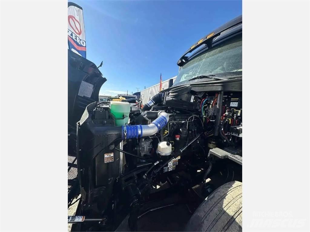 Peterbilt 579 Trekkers