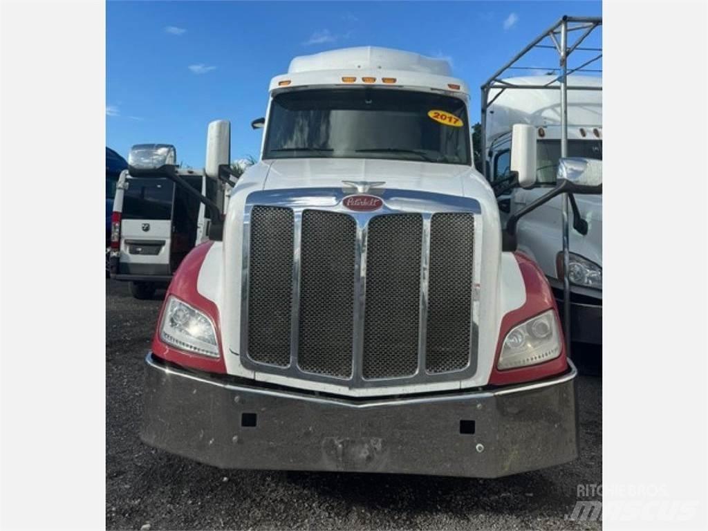 Peterbilt 579 Trekkers