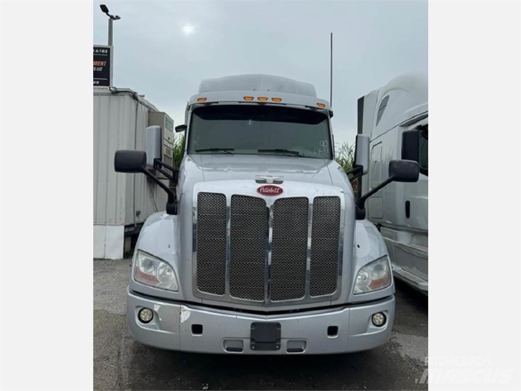 Peterbilt 579 Trekkers