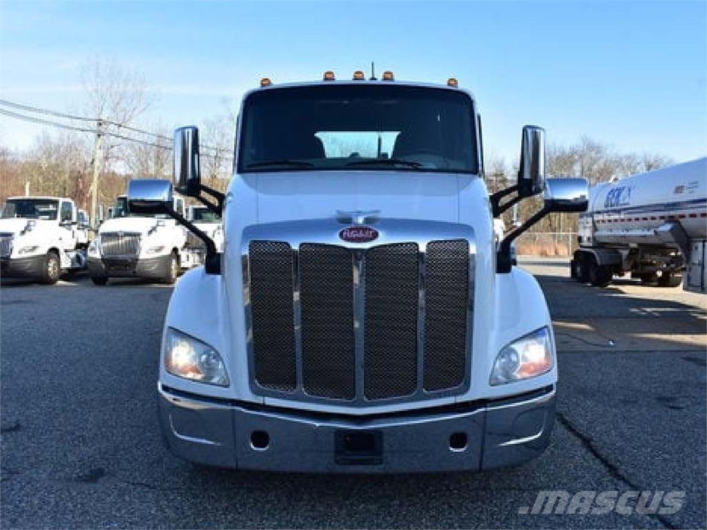 Peterbilt 579 Trekkers