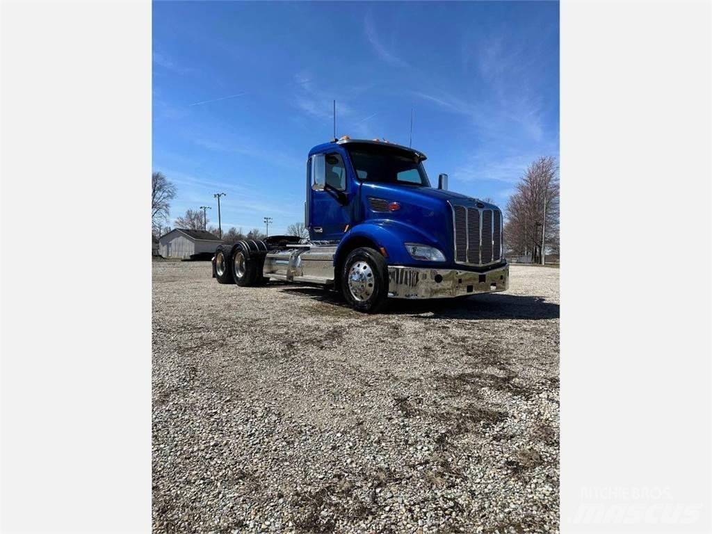 Peterbilt 579 Trekkers