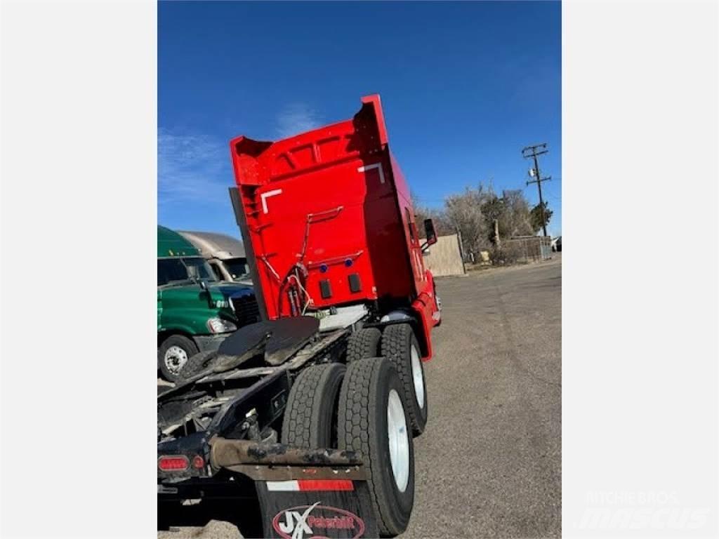 Peterbilt 579 Trekkers