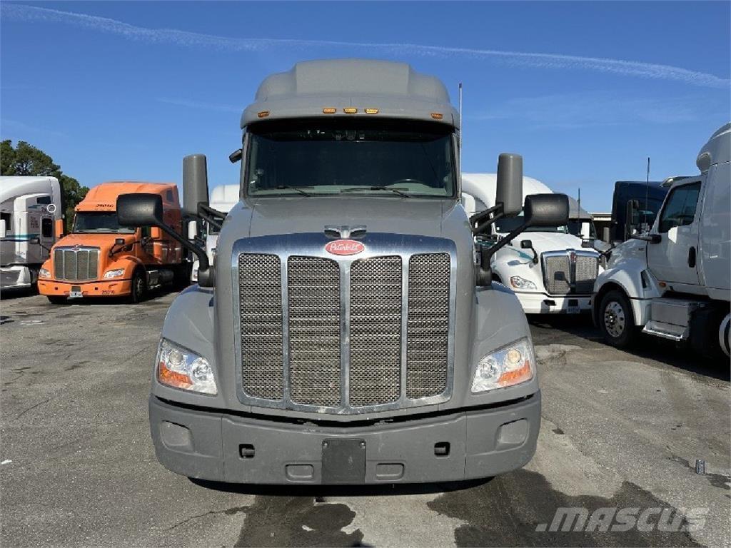 Peterbilt 579 Trekkers