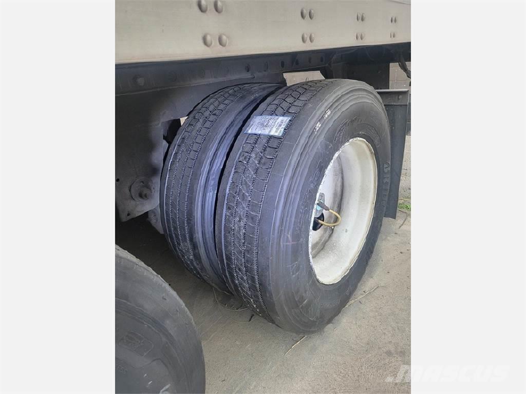 Utility VS2DX 36' Gesloten opbouw trailers