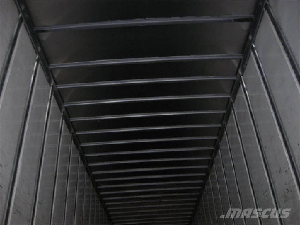 Utility VS2DX 48' Gesloten opbouw trailers