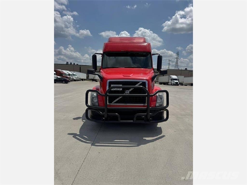 Volvo VNL 860 Trekkers