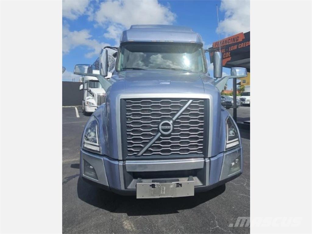 Volvo VNL64T760 Trekkers