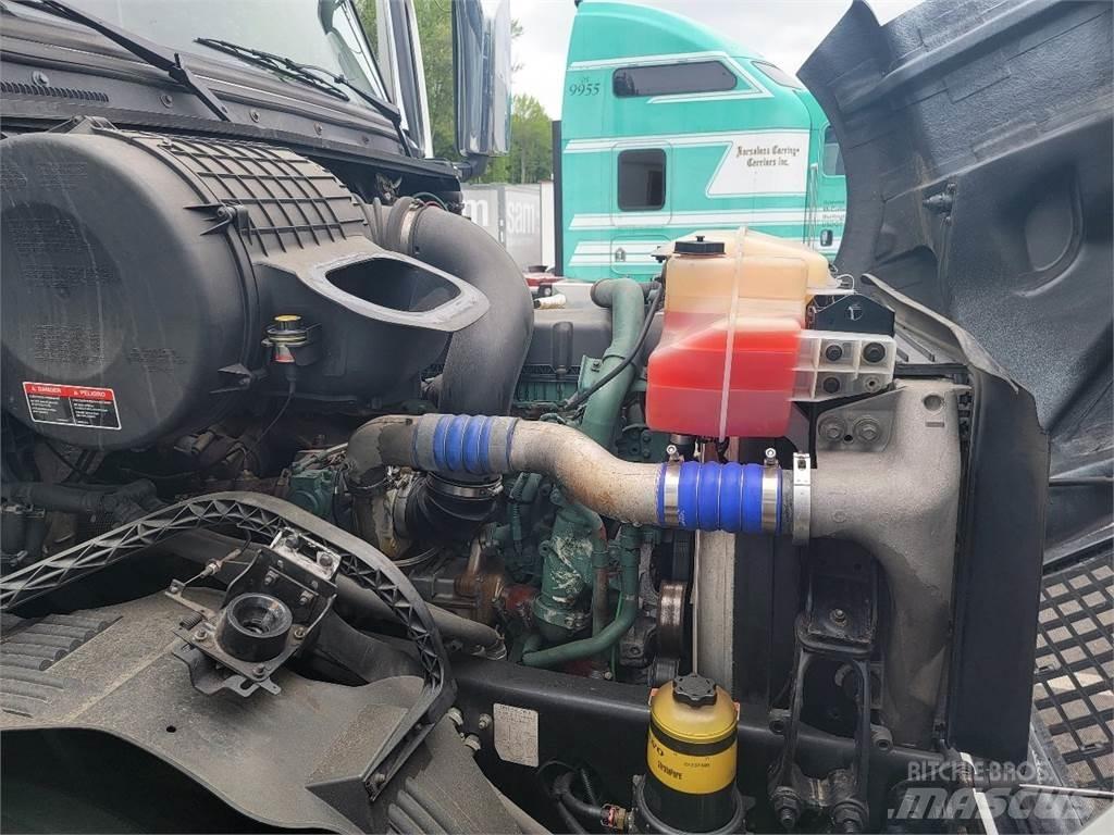Volvo VNL64T780 Trekkers