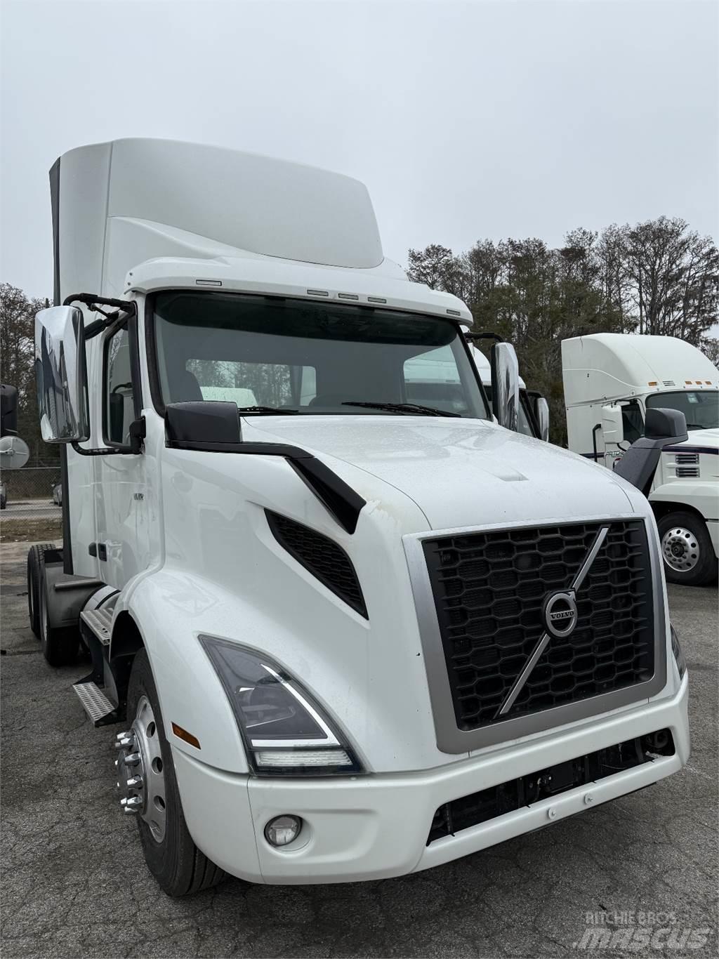 Volvo VNR64T300 Trekkers