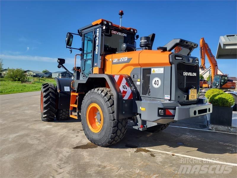 Develon DL220-7 Wielladers