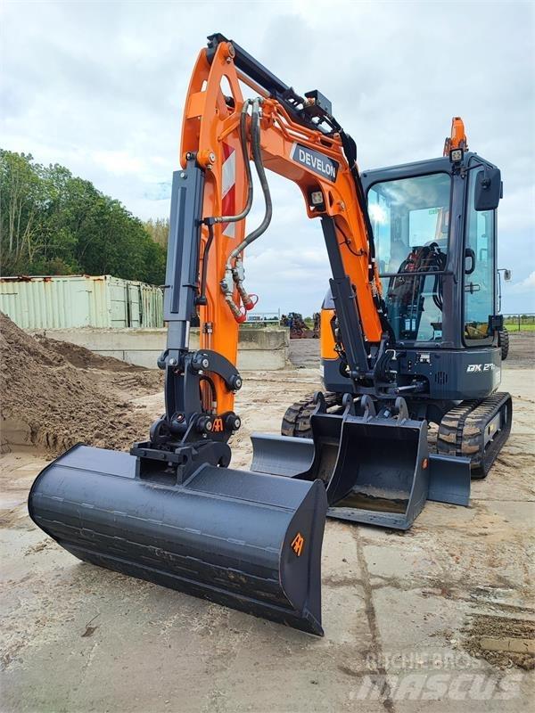 Develon DX27z-7 Minigraafmachines < 7t