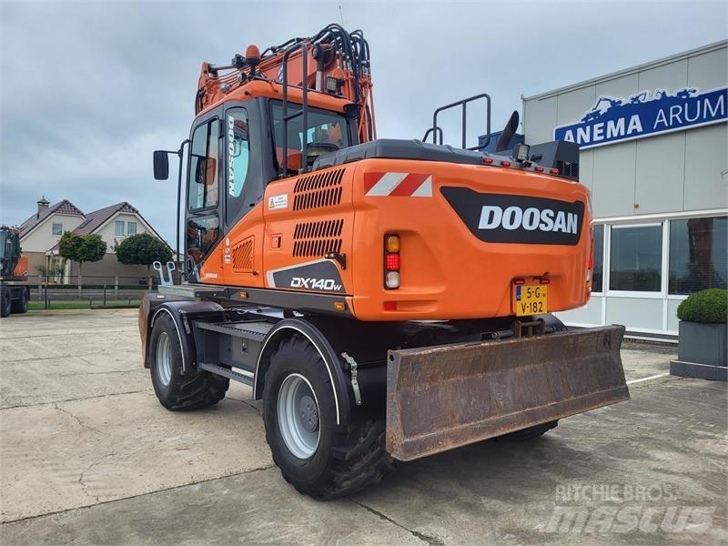 Doosan DX140W-5 Wielgraafmachines